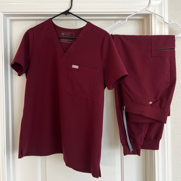 Figs Other - Women’s Figs Set, Maroon, Like New